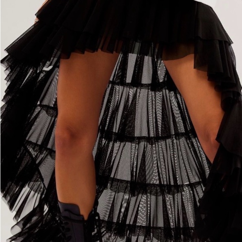 Norma Kamali Ruffle Hi-Lo Skirt - Picture 3 of 3